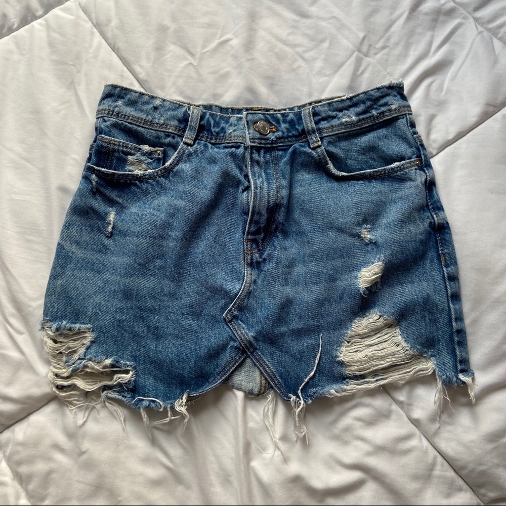Zara Mini Skirt - Picture 1 of 3